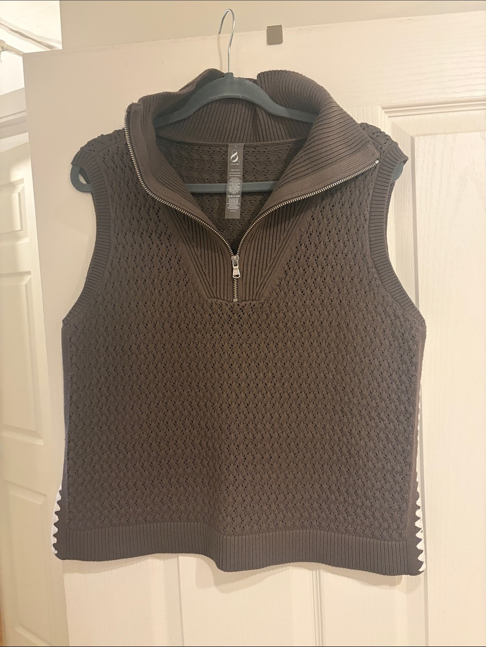 Lou & Grey Brown Sleeveless Zip-Up Knit Vest